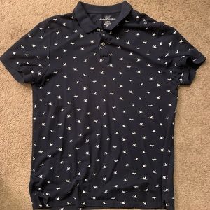 Collard shirt sleeve shirt.